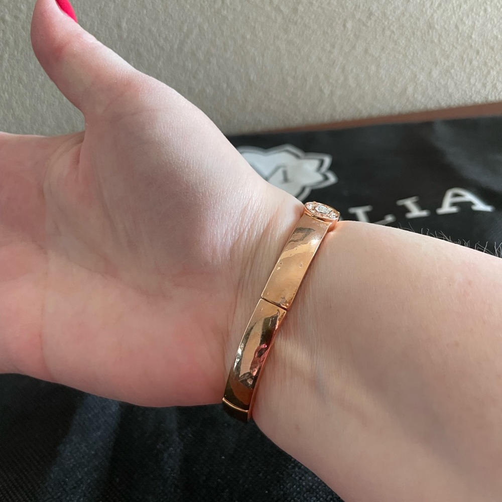 Rose Gold faux Diamond Bracelet - Picture 4 of 4